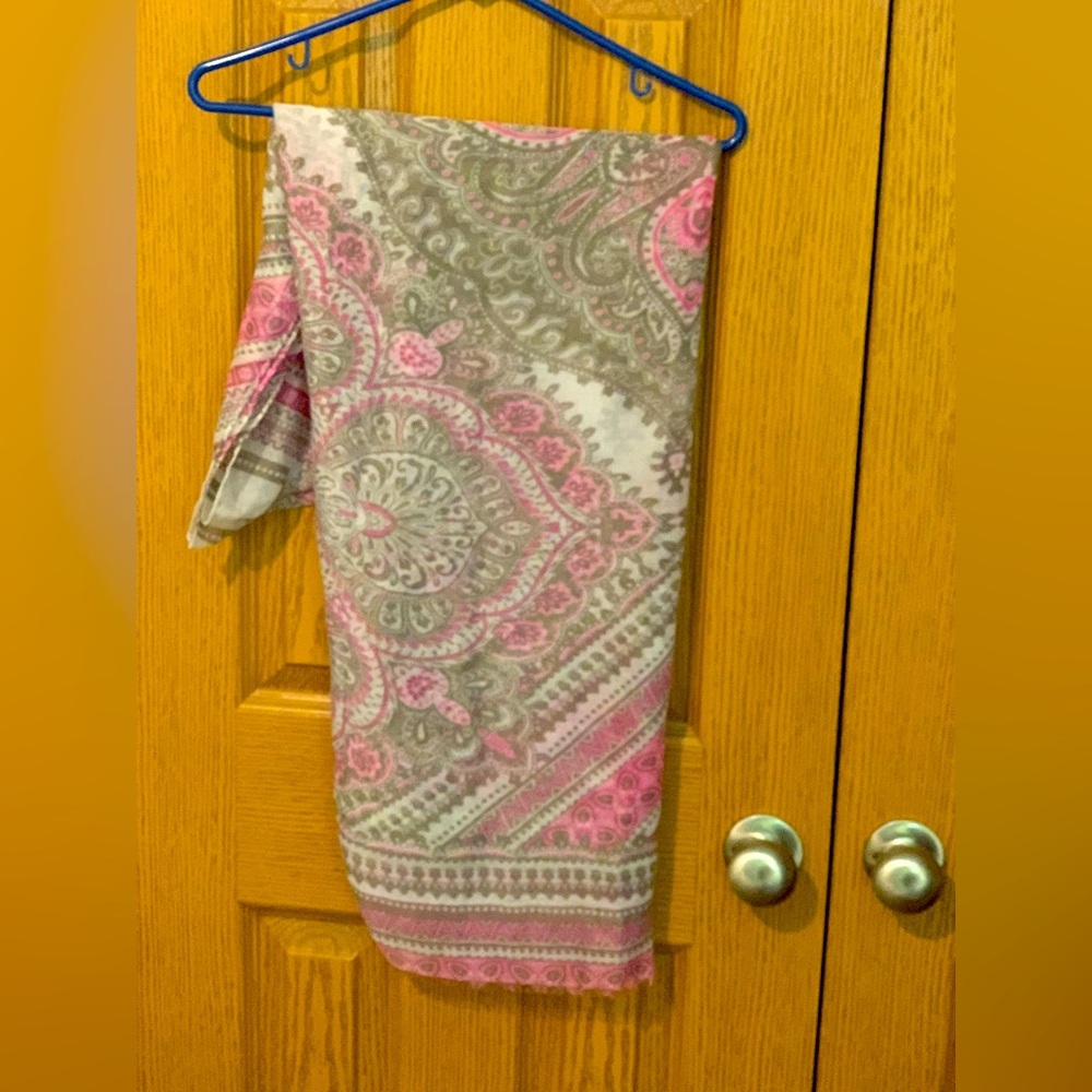 Bananas Republic Ladies Scarf